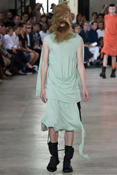 Look 27